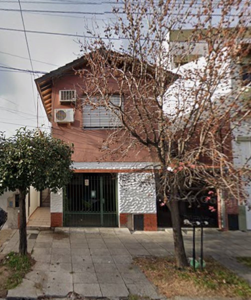 Venta Departamento Tipo Casa al frente 3 ambientes con cochera Ramos Mejia