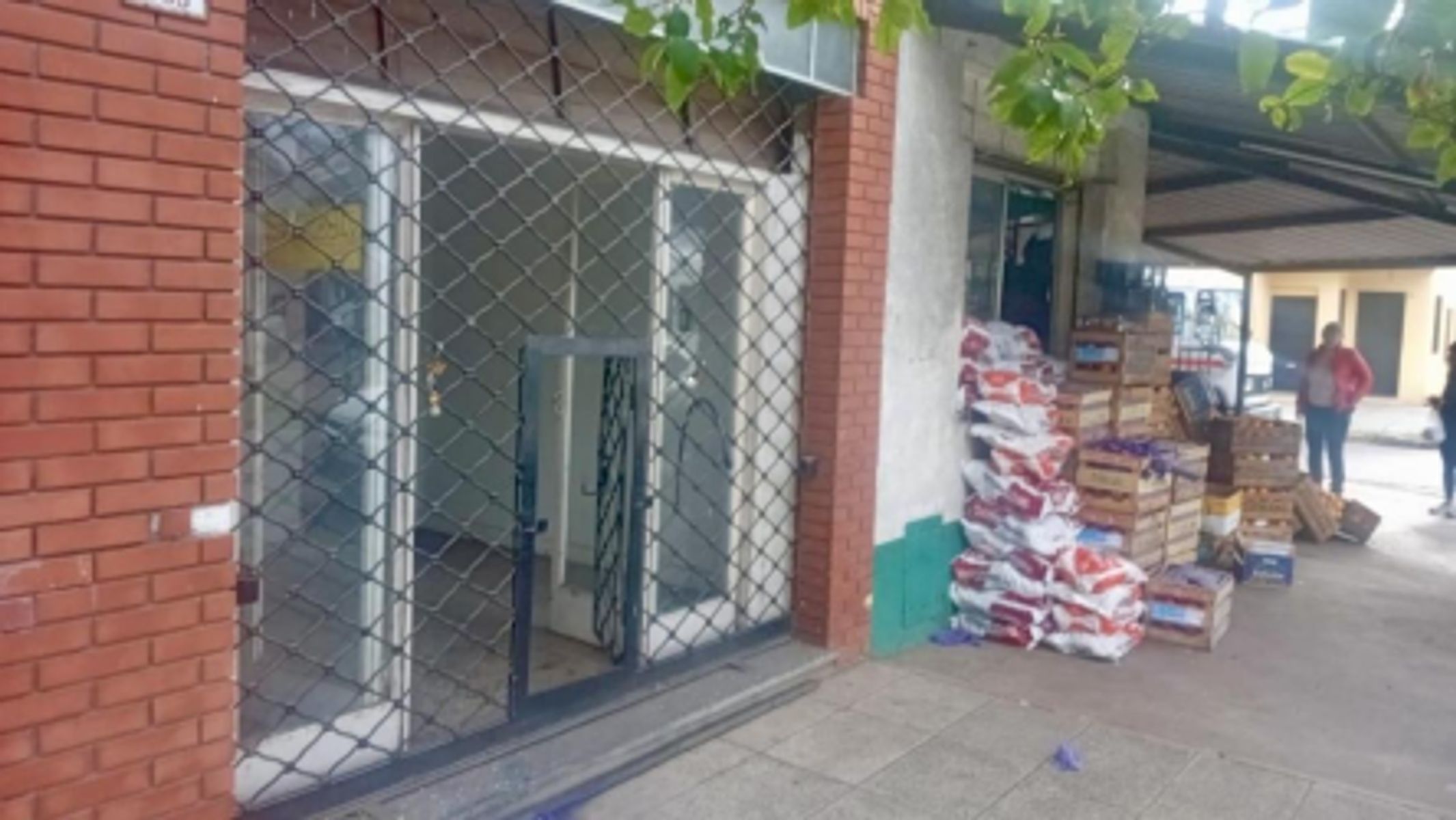 VENTA - LOCAL COMERCIAL OPORTUNIDAD RAMOS MEJIA — foto 2