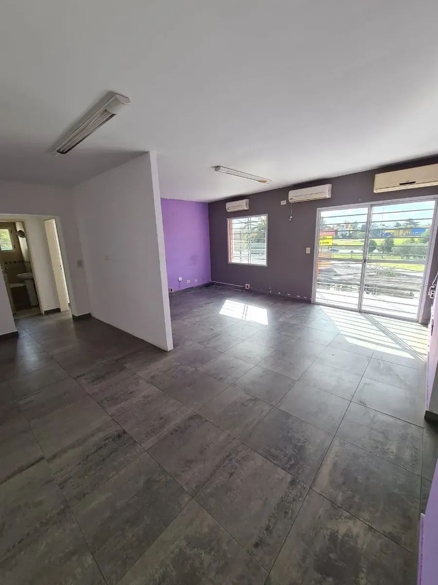 Alquiler - Oficina Comercial Con Cochera Ituzaingo
