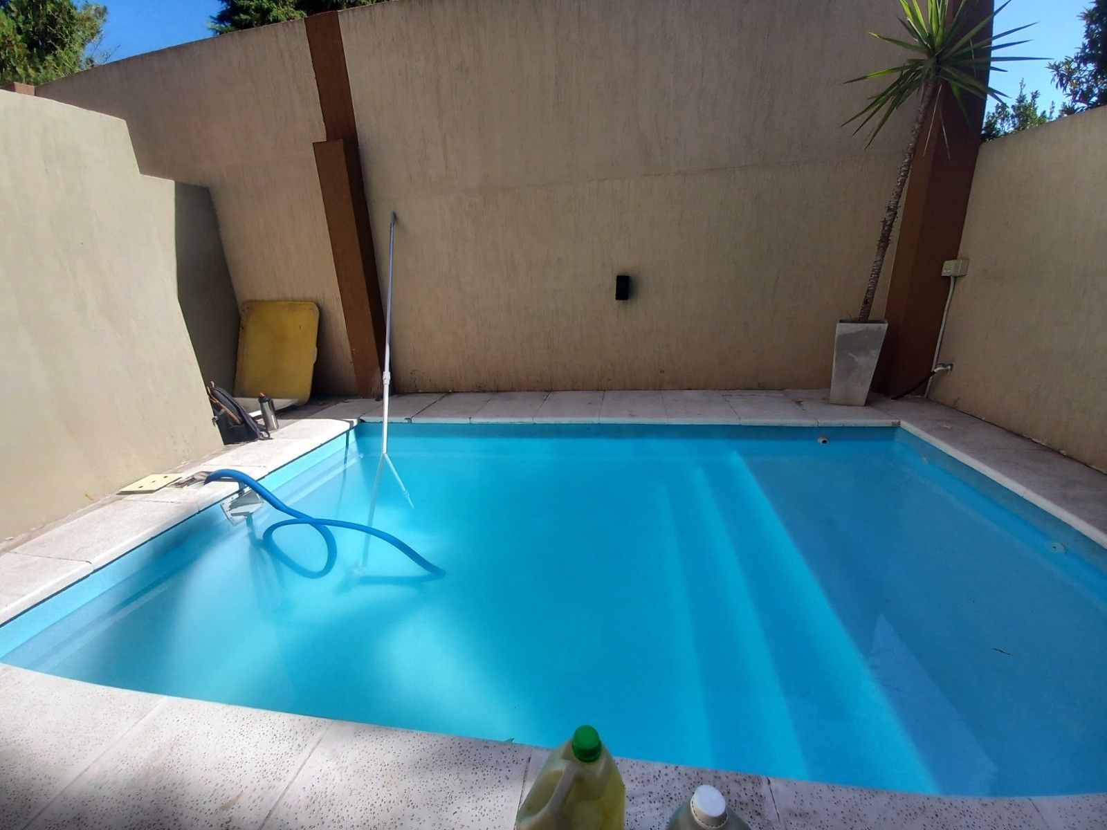 ALQUILER - DUPLEX 2 AMBIENTES CON BALCON Y TERRAZA CASTELAR — foto 2