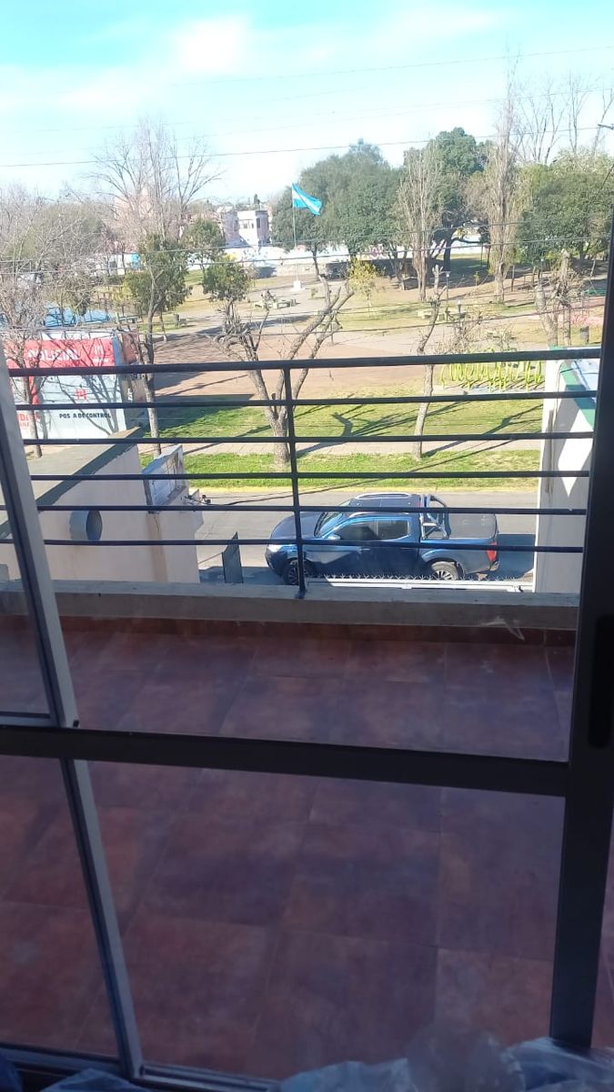 ALQUILER - DUPLEX 2 AMBIENTES CON BALCON Y TERRAZA CASTELAR — foto 8
