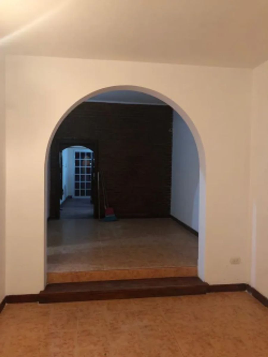 Alquiler - Chalet 3 Ambientes Con Jardin Y Cochera Ituzaingo — foto 4