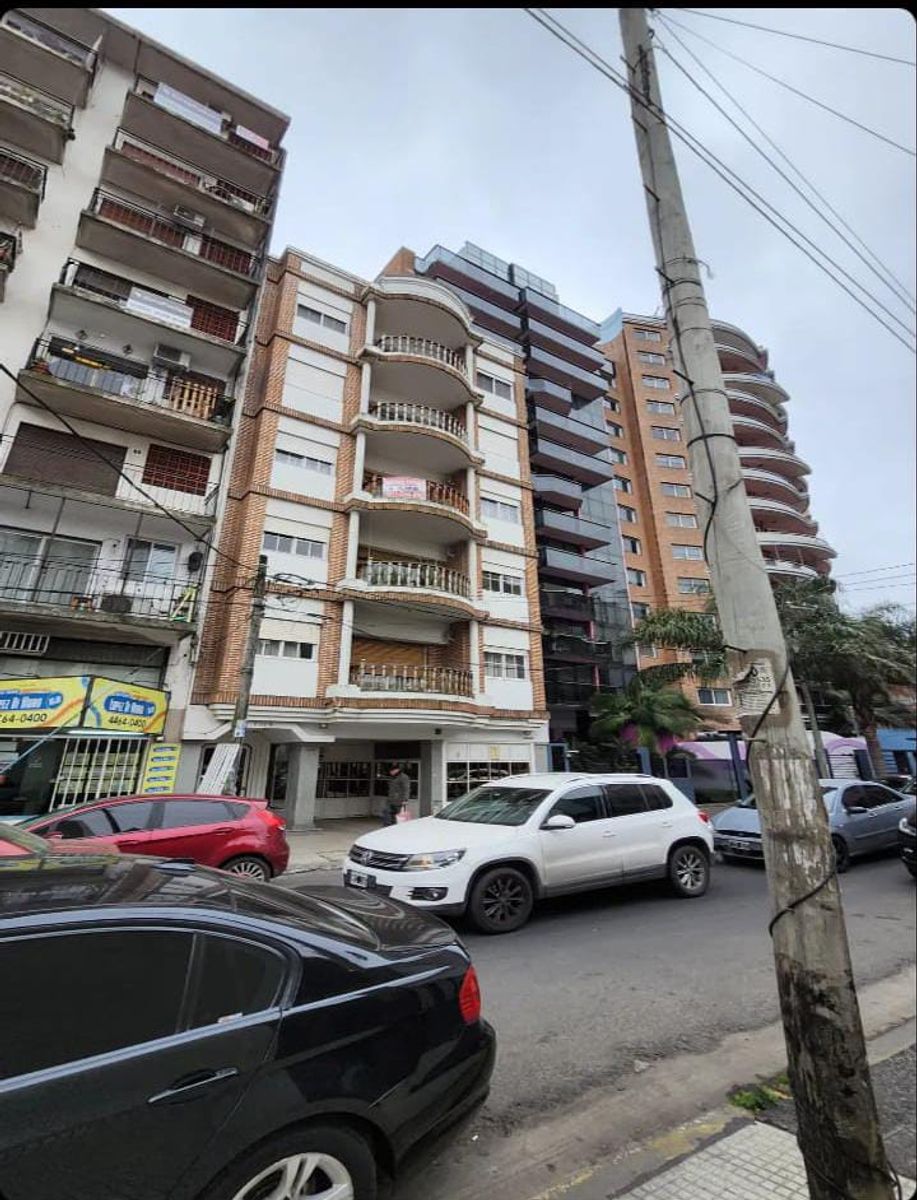 VENTA - DEPARTAMENTO 4 AMBIENTES CON COCHERA Y BALCON RAMOS MEJIA - 11