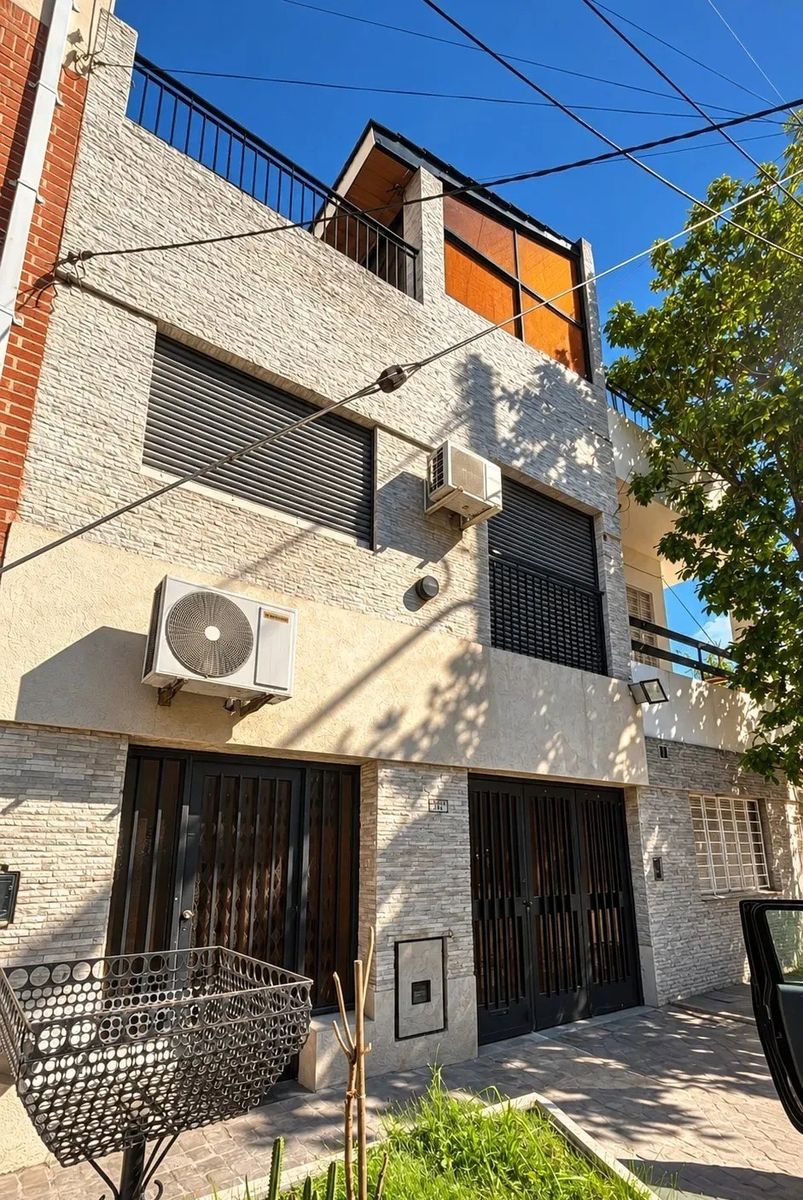 ALQUILER - CASA 4 AMBIENTES CON COCHERA RAMOS MEJIA - 16