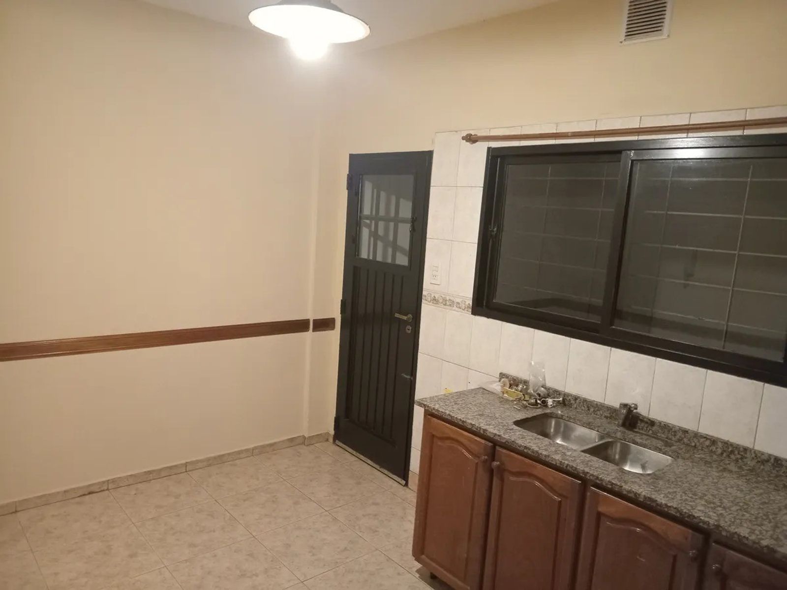 Alquiler duplex 3 ambientes con patio y cochera Villa Luzuriaga - 10