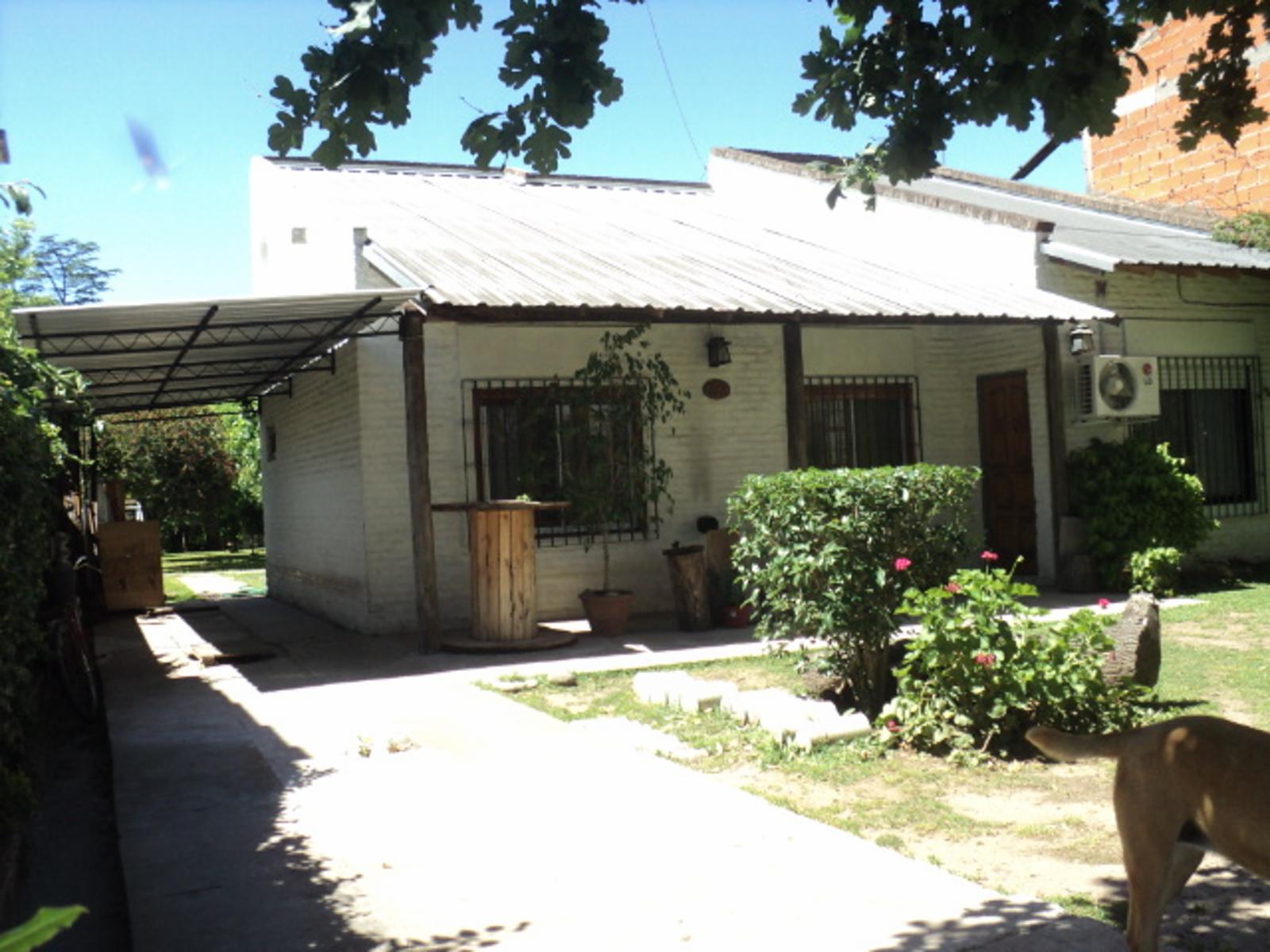 Hermosa Casa en Barrio Zapiola, con cercanía a Acceso Oeste — foto 2