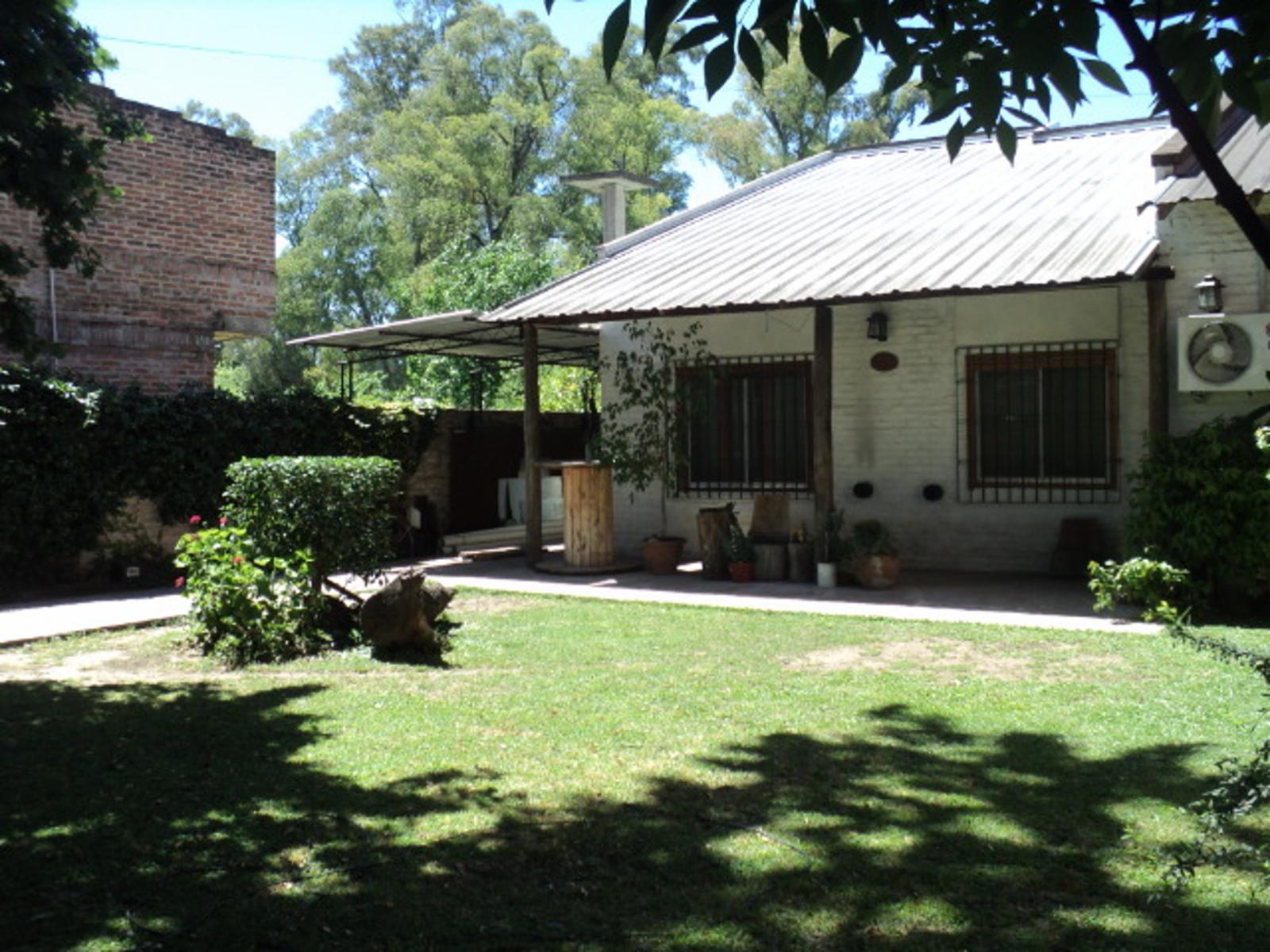 Hermosa Casa en Barrio Zapiola, con cercanía a Acceso Oeste — foto 3