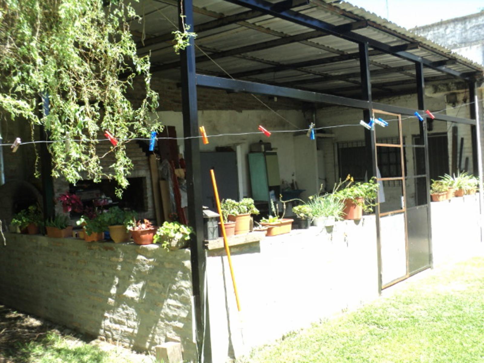 Hermosa Casa en Barrio Zapiola, con cercanía a Acceso Oeste — foto 10
