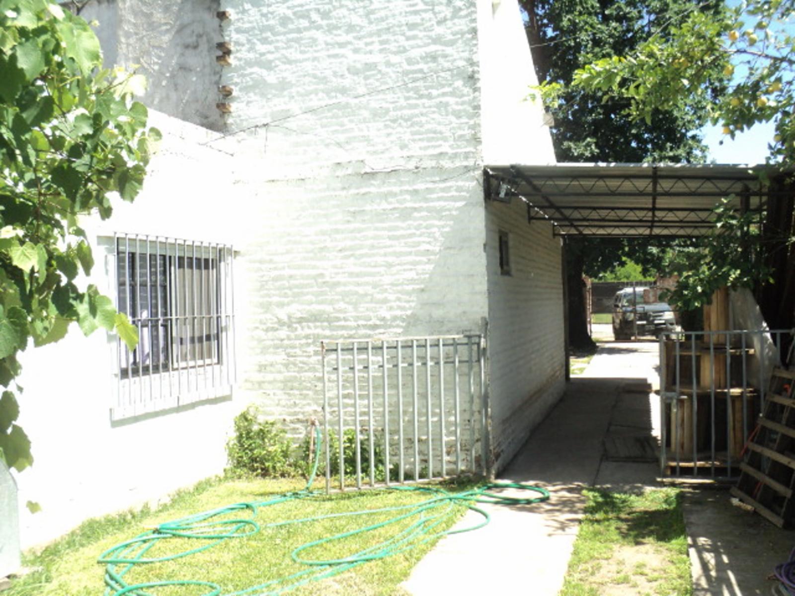 Hermosa Casa en Barrio Zapiola, con cercanía a Acceso Oeste — foto 11