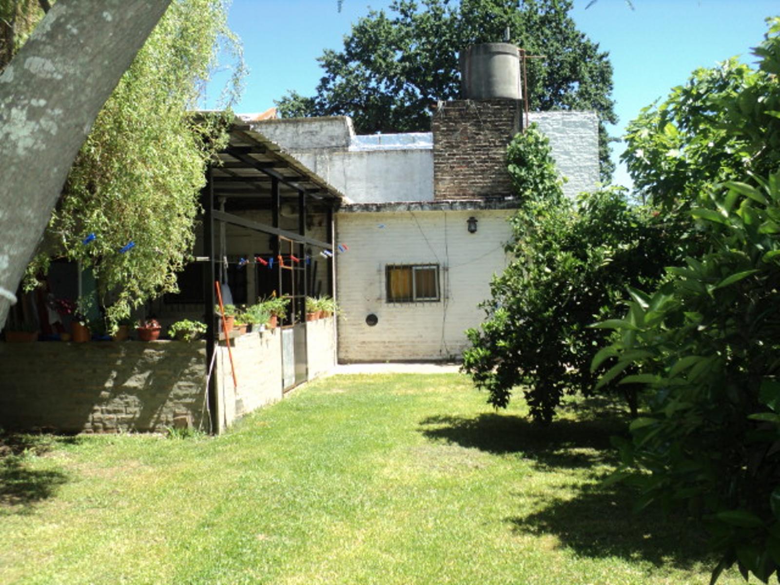 Hermosa Casa en Barrio Zapiola, con cercanía a Acceso Oeste — foto 12
