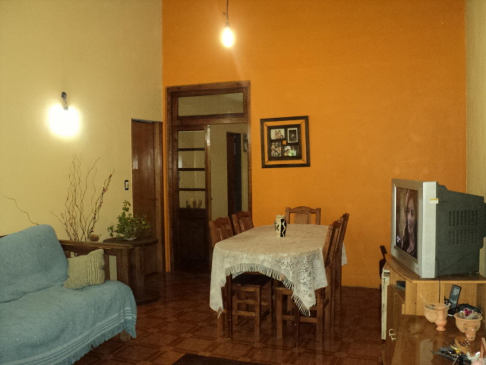 Hermosa Casa en Barrio Zapiola, con cercanía a Acceso Oeste — foto 14