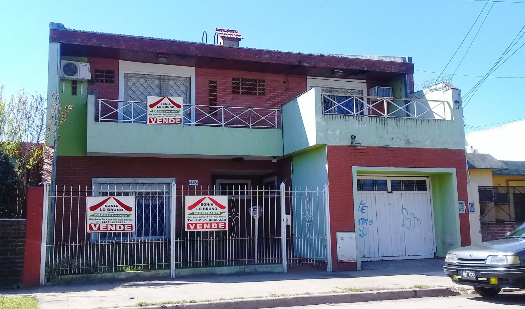 Casa de dos plantas Paso del Rey Norte