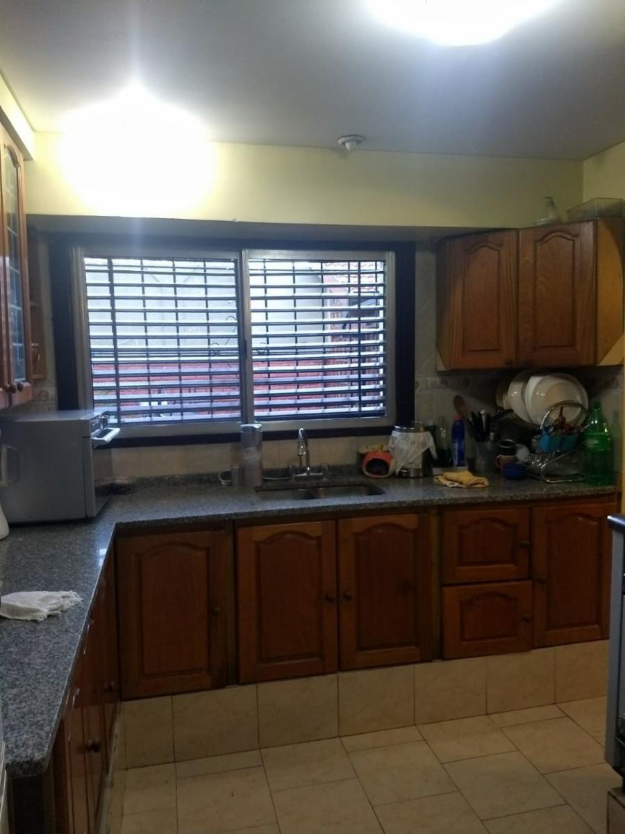 Hermosa casa con 5 dormitorios en Moreno Sur. — foto 2