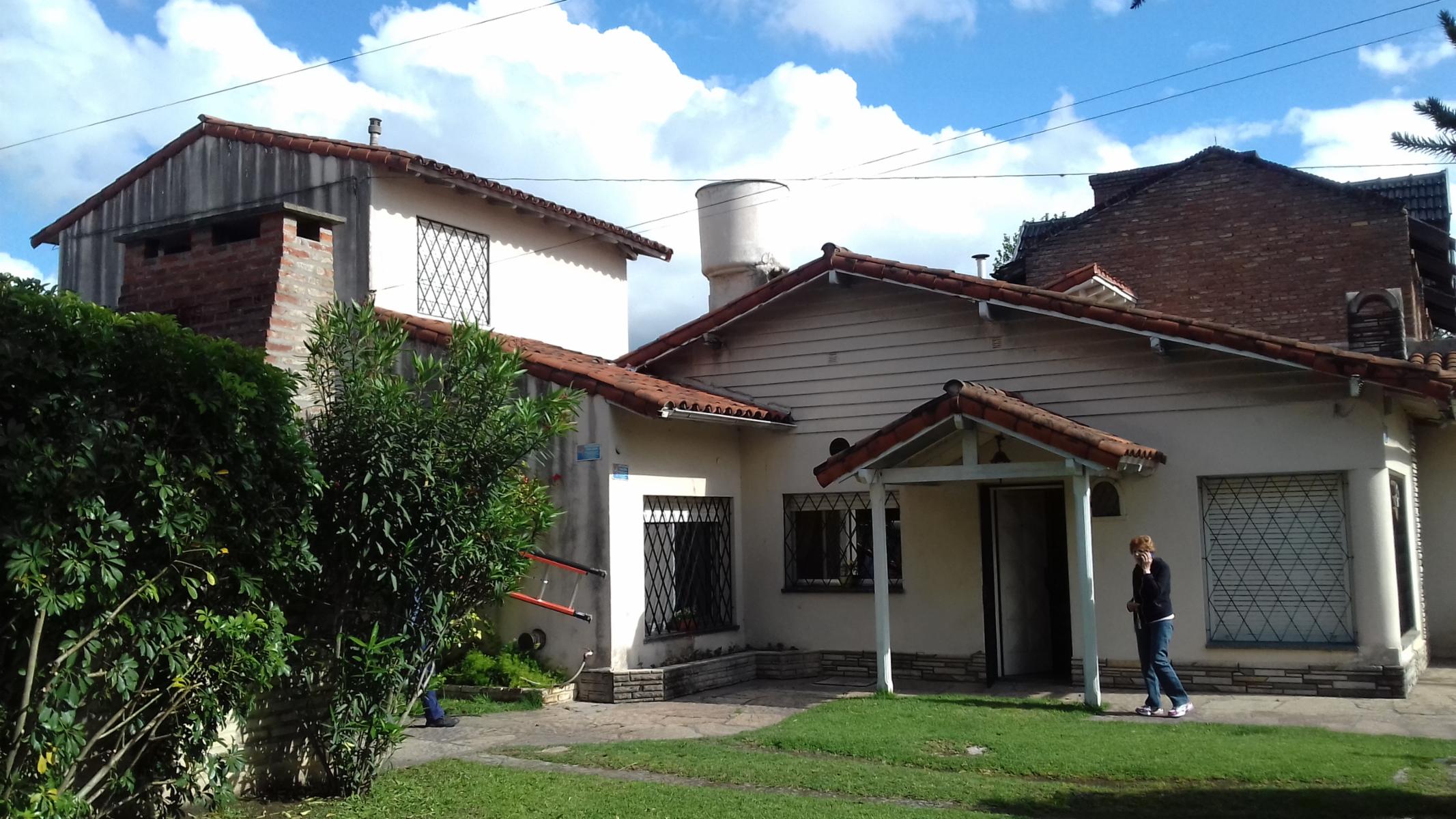 Hermosa casa con dependencia en venta — foto 2