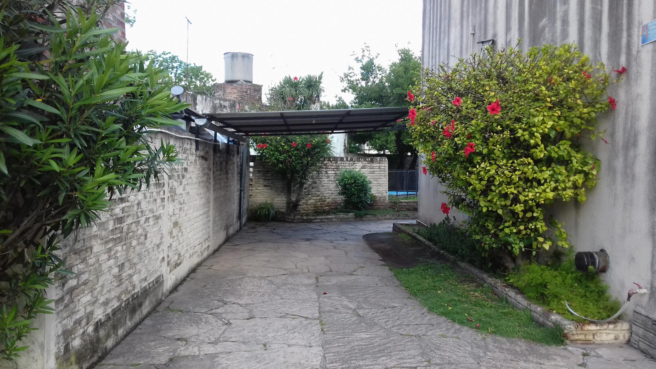 Hermosa casa con dependencia en venta — foto 4