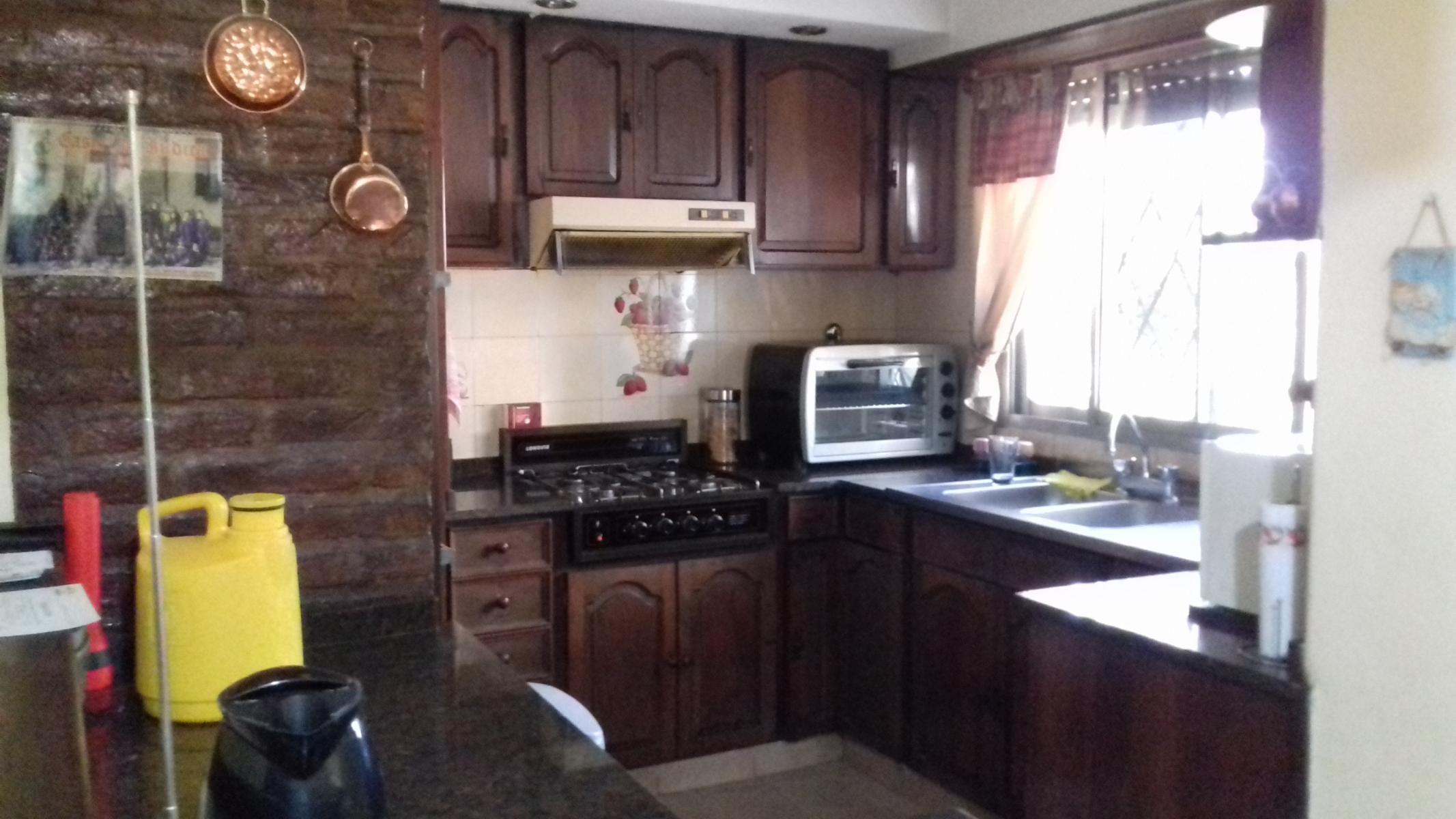 Hermosa casa con dependencia en venta — foto 11