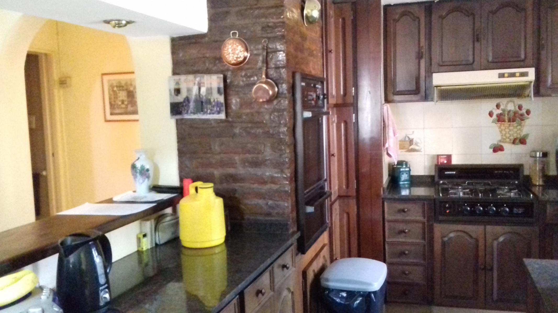 Hermosa casa con dependencia en venta — foto 12