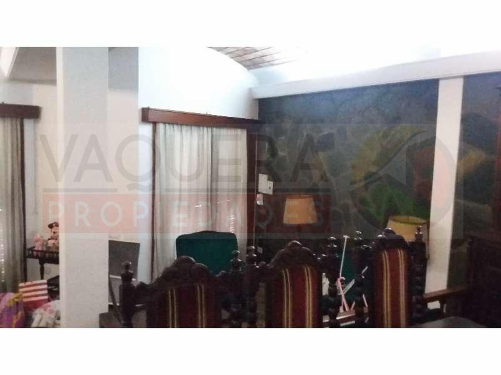 Solido Chalet en Dos Plantas con Jardin en Lote Propio — foto 7
