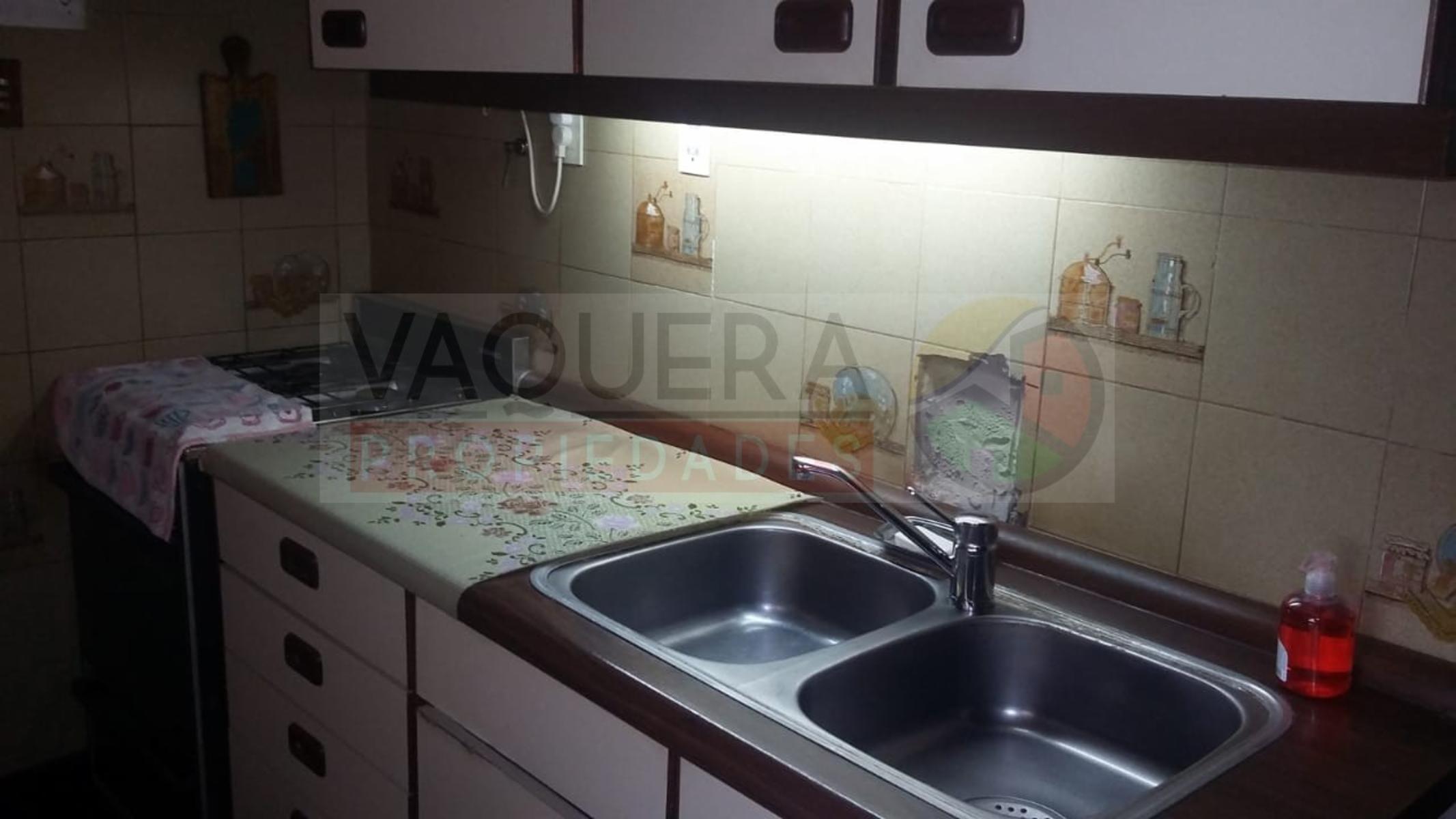 Impecable chalet de 4 ambientes en una planta con jardin y pileta — foto 4