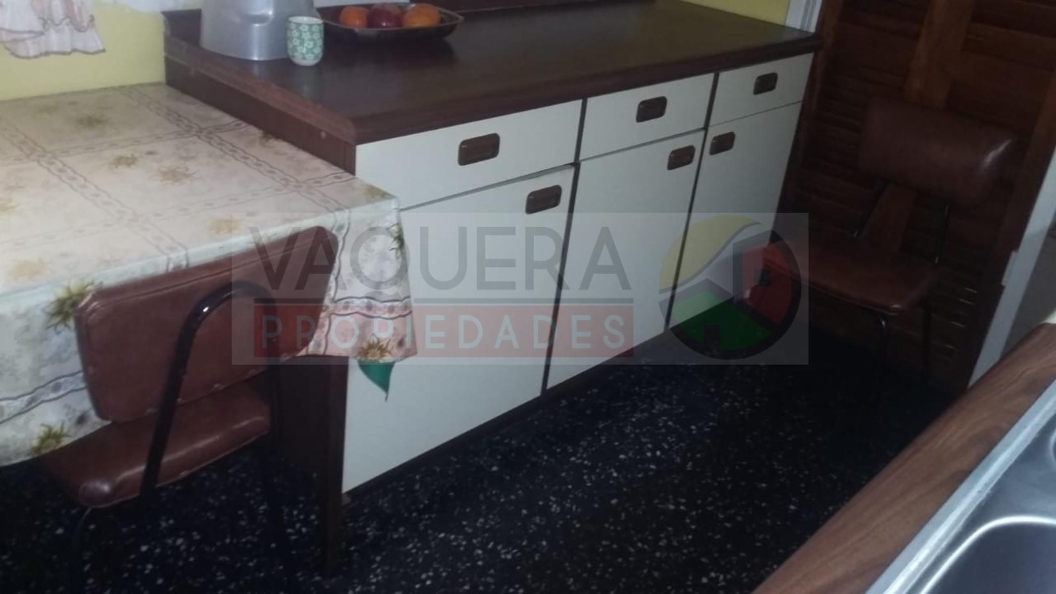 Impecable chalet de 4 ambientes en una planta con jardin y pileta — foto 5