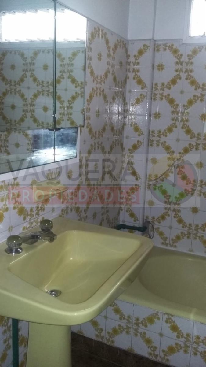 Impecable chalet de 4 ambientes en una planta con jardin y pileta — foto 10