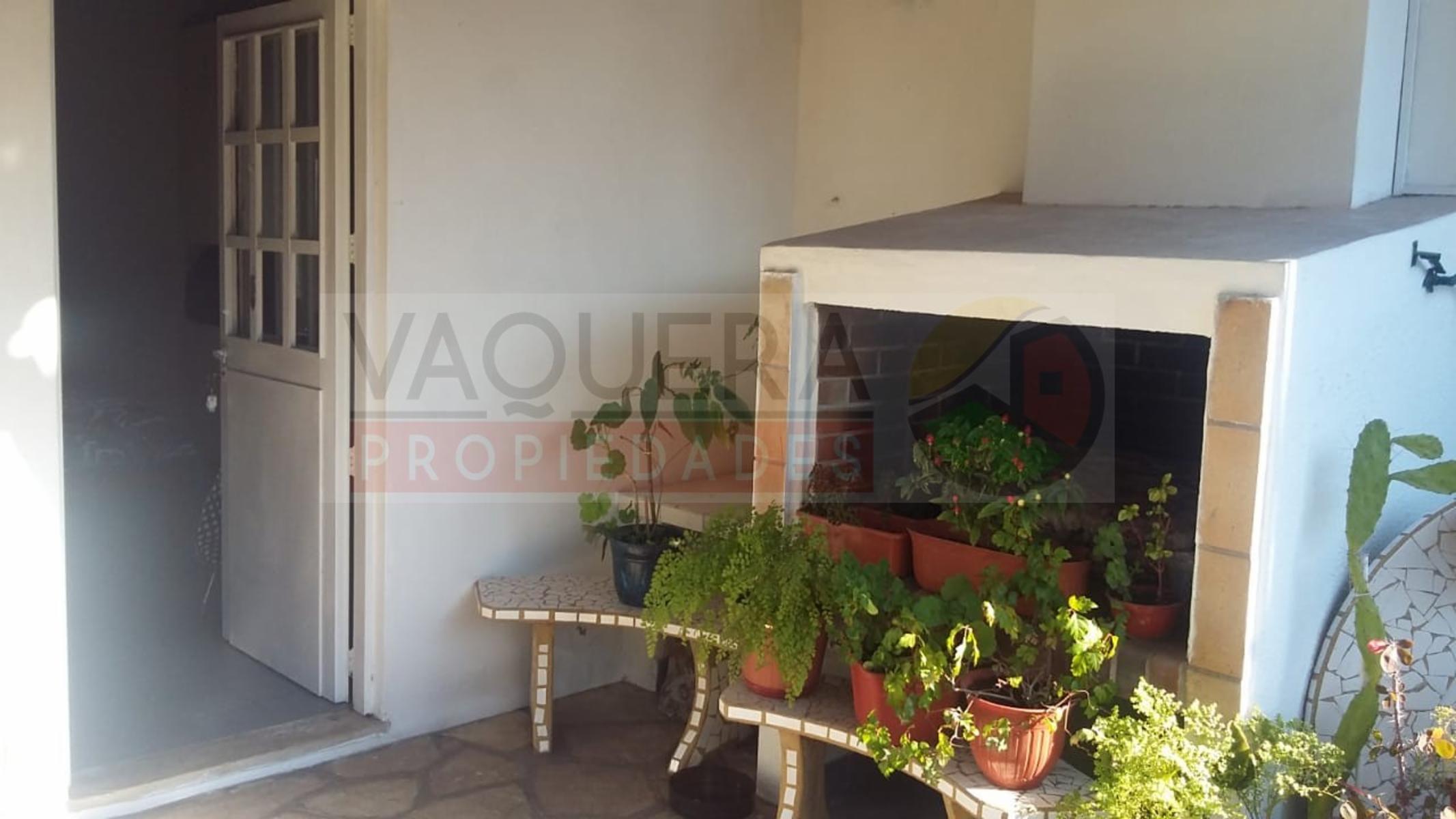Impecable chalet de 4 ambientes en una planta con jardin y pileta — foto 14