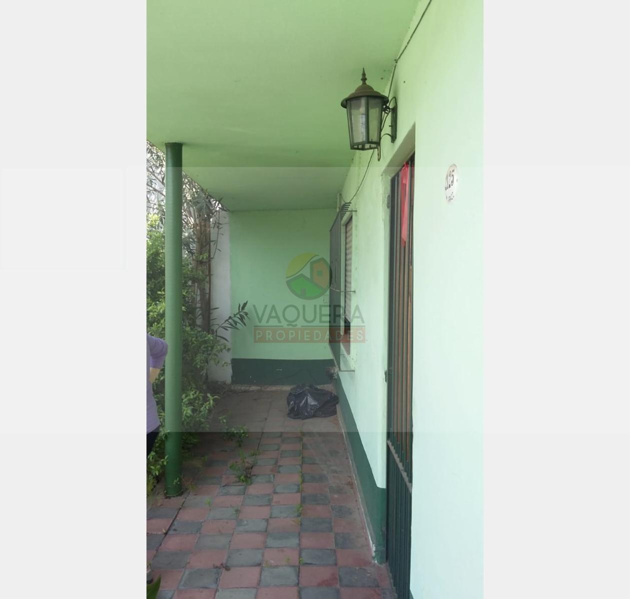 Solida casa de dos dormitorios en venta en Los Polvorines. — foto 2
