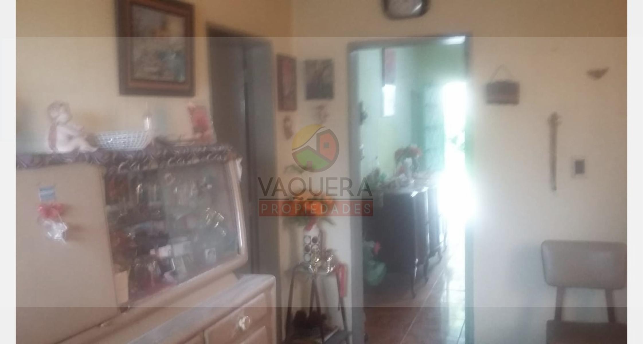 Solida casa de dos dormitorios en venta en Los Polvorines. — foto 5