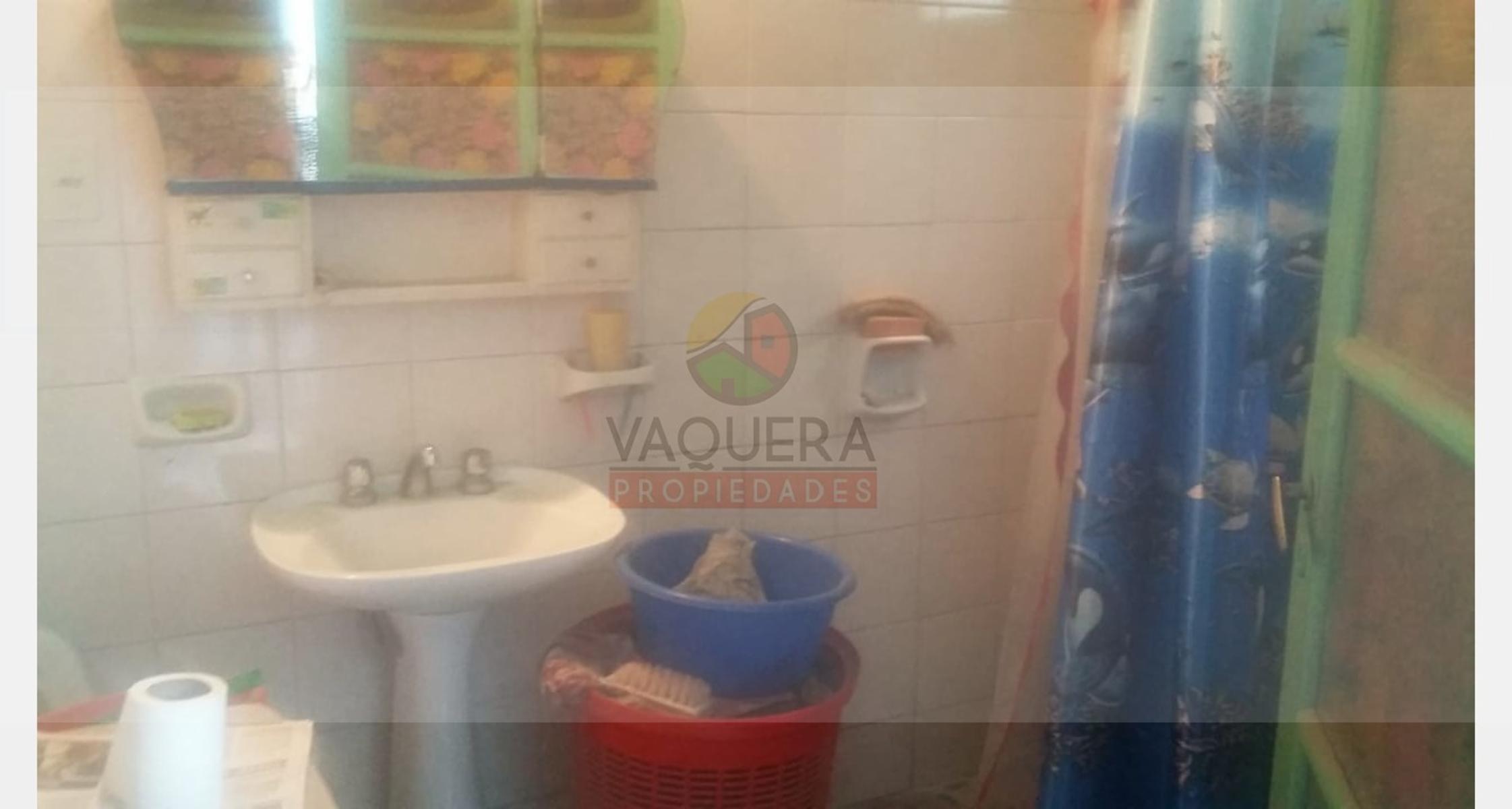 Solida casa de dos dormitorios en venta en Los Polvorines. — foto 7