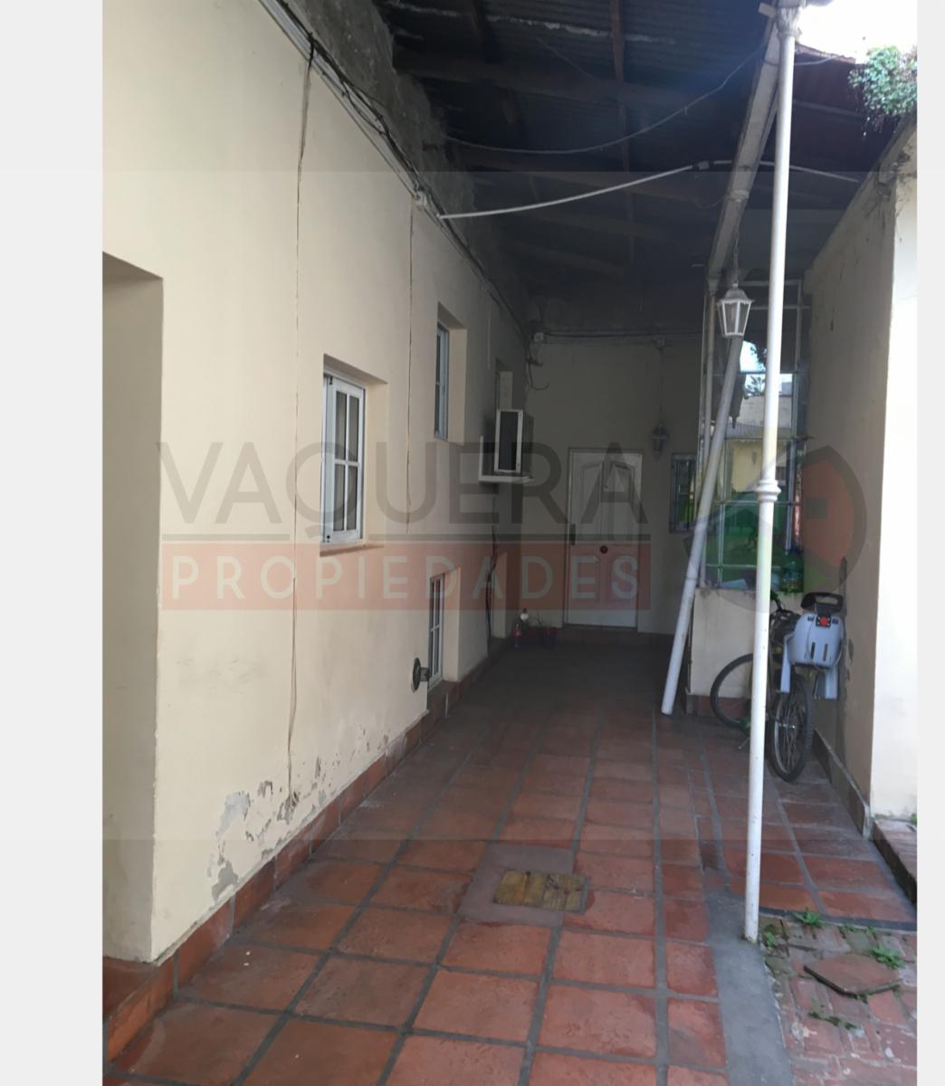 PH al medio de tres ambientes en dos plantas sobre Av.del Libertador en San Fernando. — foto 2