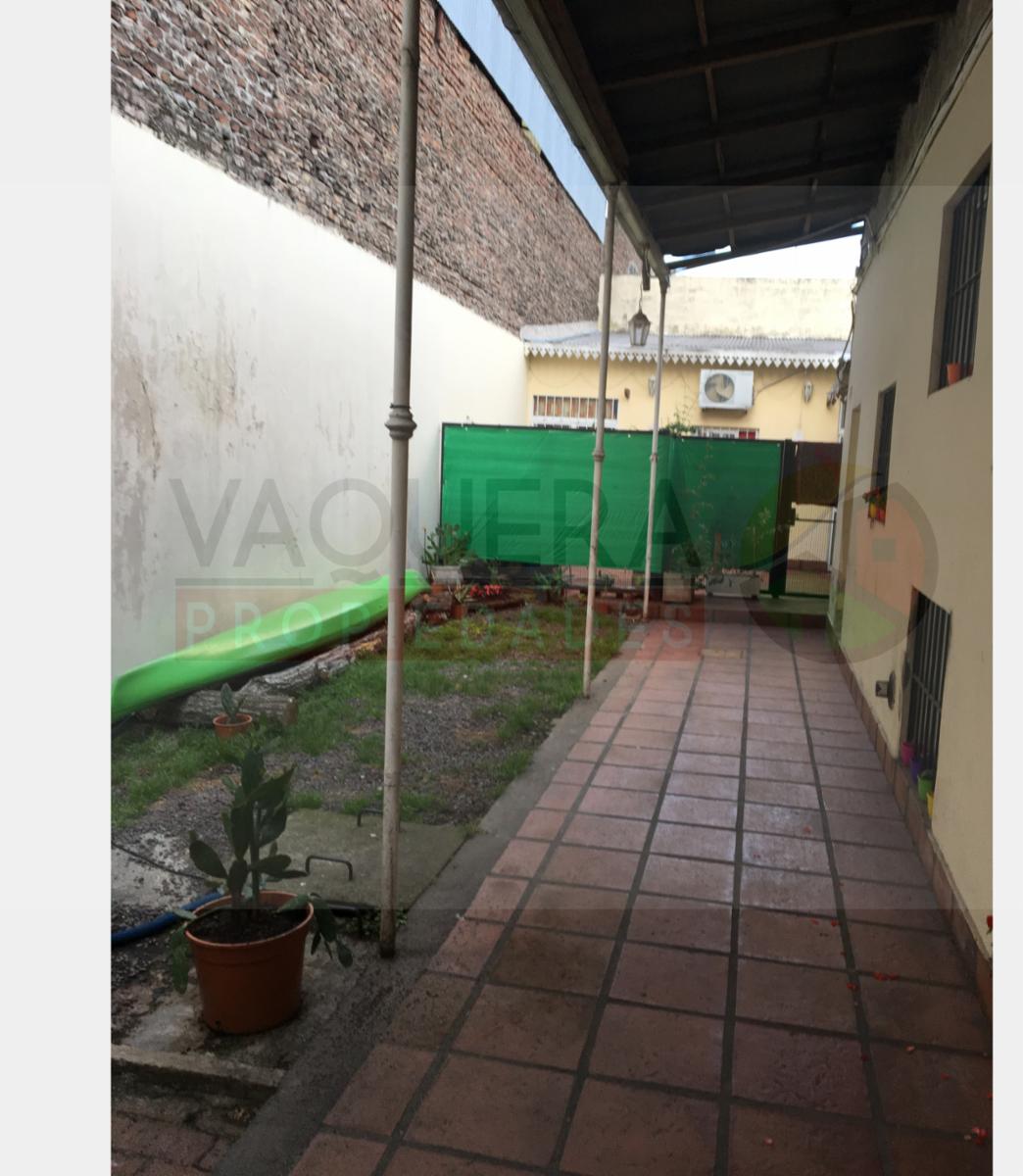 PH al medio de tres ambientes en dos plantas sobre Av.del Libertador en San Fernando. — foto 3