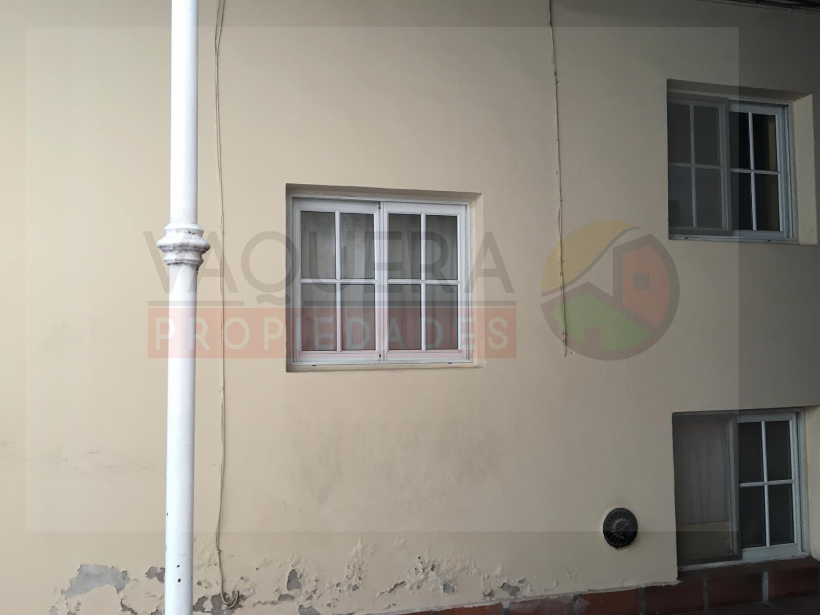 PH al medio de tres ambientes en dos plantas sobre Av.del Libertador en San Fernando. — foto 5
