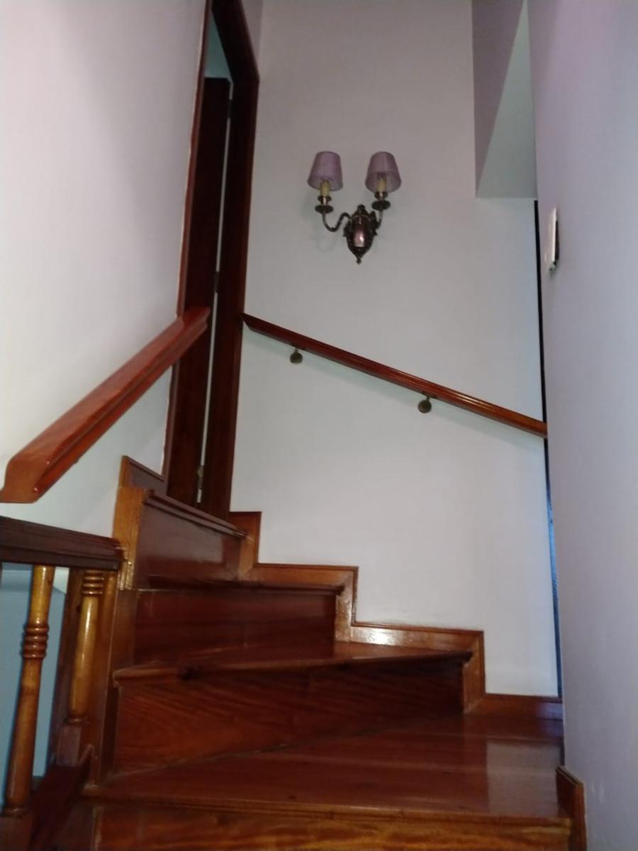 Hermoso Chalet de Tres Dorm. + Playroom y Jardin con Pileta en Venta. — foto 8