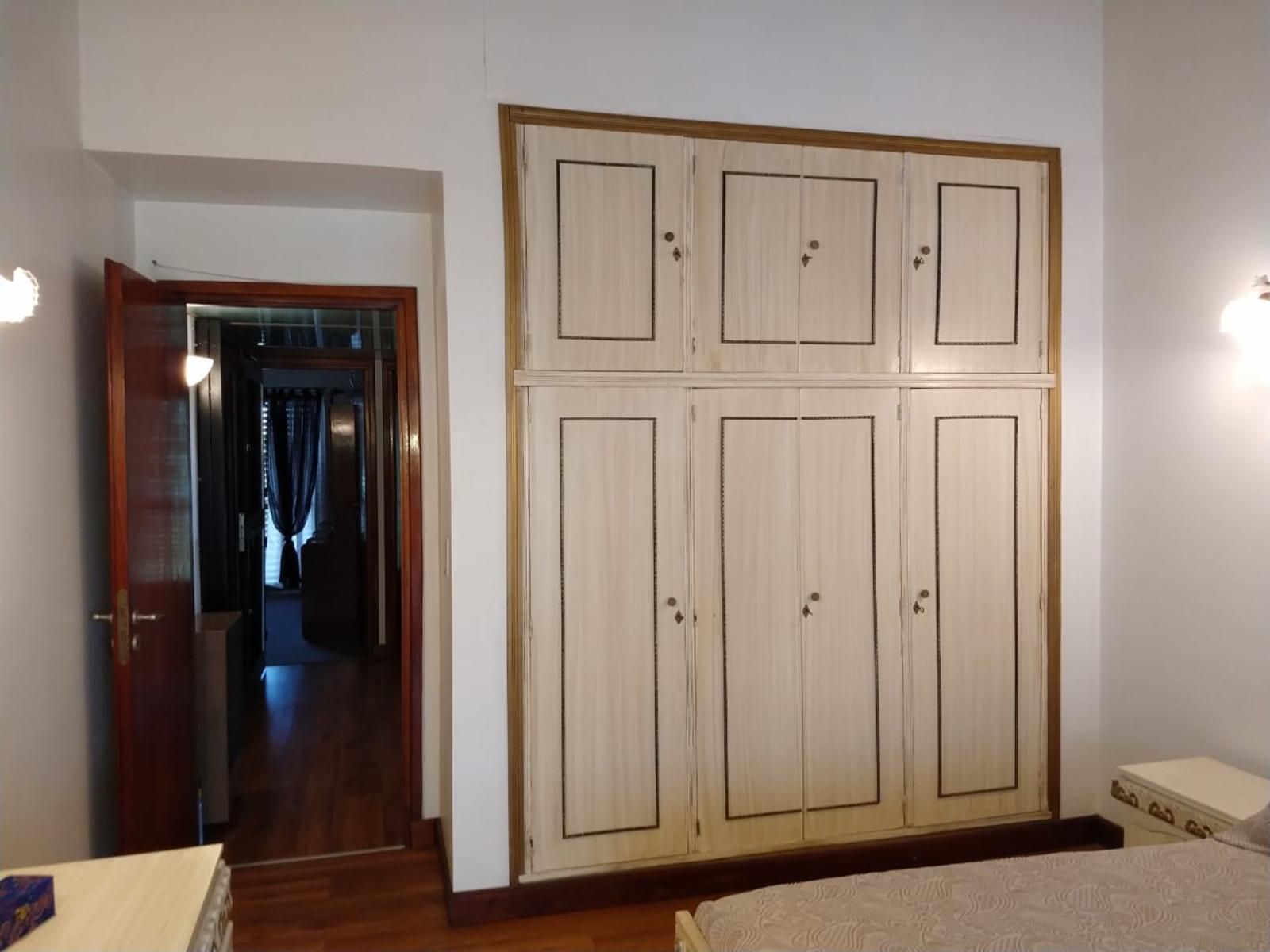 Hermoso Chalet de Tres Dorm. + Playroom y Jardin con Pileta en Venta. — foto 9