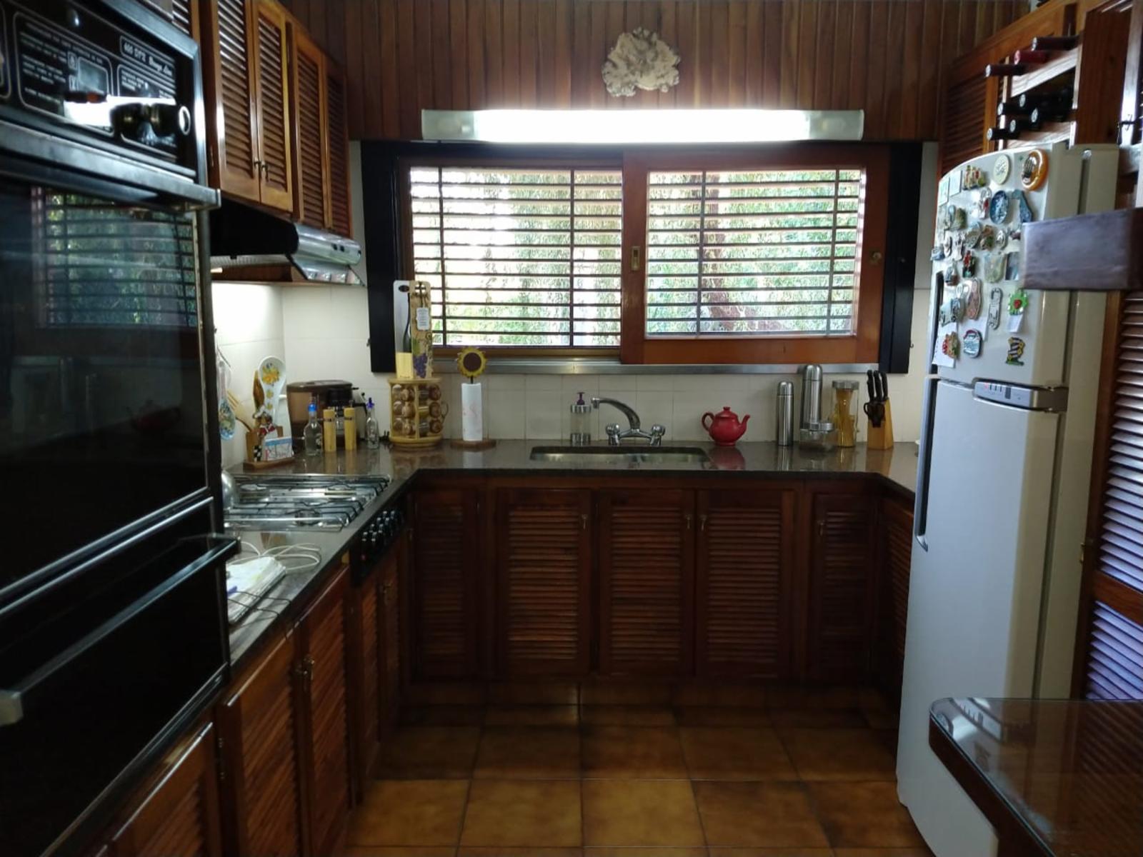 Hermoso Chalet de Tres Dorm. + Playroom y Jardin con Pileta en Venta. — foto 10