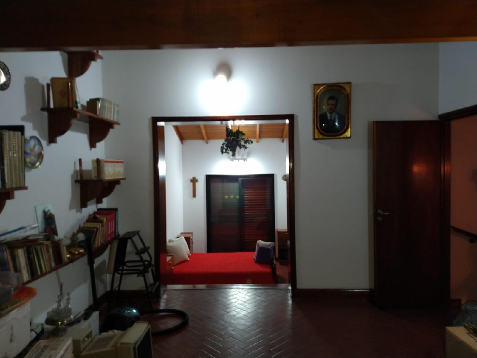 Hermoso Chalet de Tres Dorm. + Playroom y Jardin con Pileta en Venta. — foto 13