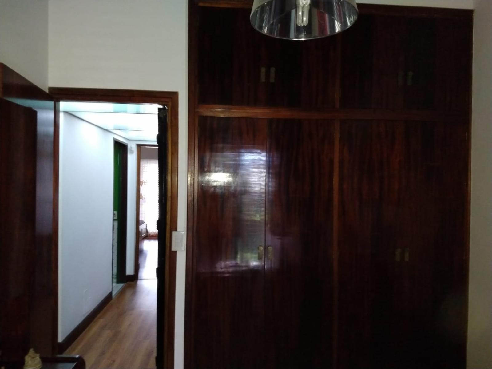 Hermoso Chalet de Tres Dorm. + Playroom y Jardin con Pileta en Venta. — foto 15