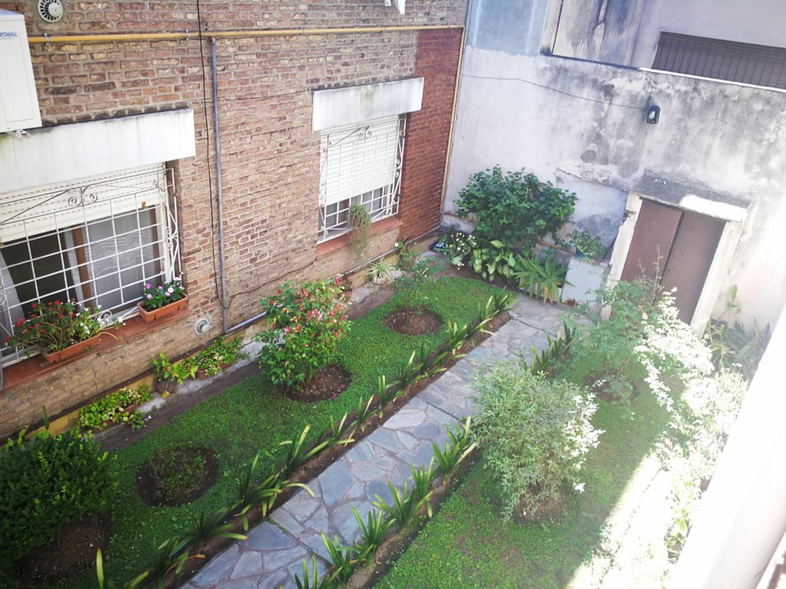 Hermoso y cómodo departamento de tres ambientes con cochera en venta en San Isidro. — foto 10