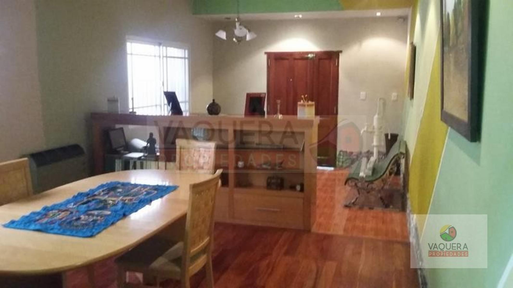 Vaquerapropiedades Vende Chalet en Dos Plantas, Terreno Propio, en San Fernando. — foto 2