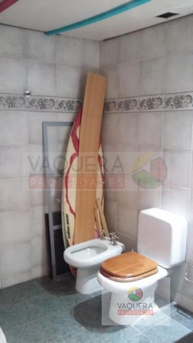 Vaquerapropiedades Vende Chalet en Dos Plantas, Terreno Propio, en San Fernando. — foto 7