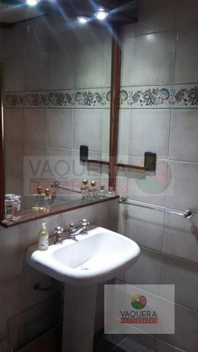 Vaquerapropiedades Vende Chalet en Dos Plantas, Terreno Propio, en San Fernando. — foto 13