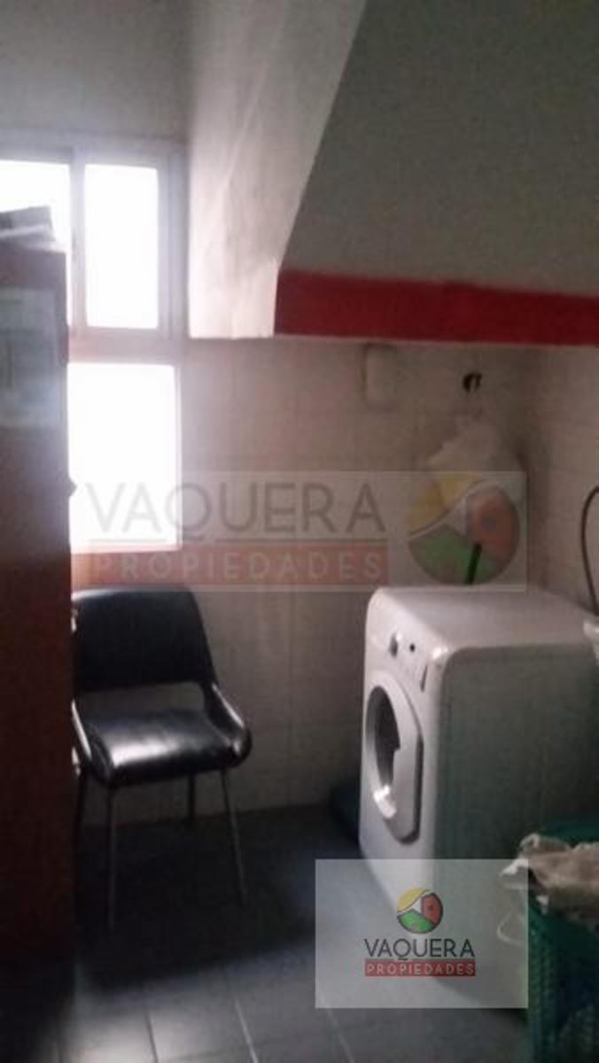 Vaquerapropiedades Vende Chalet en Dos Plantas, Terreno Propio, en San Fernando. — foto 14