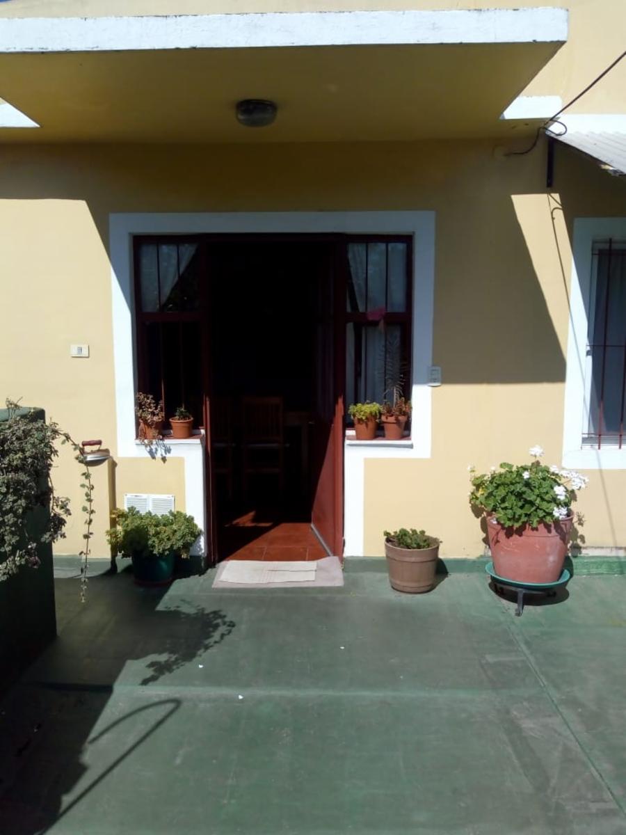 Vaquerapropiedades Vende Impecable PH en Planta Alta.