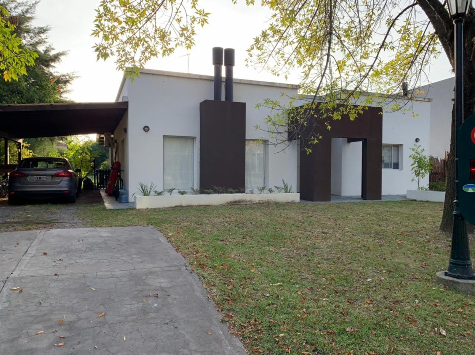 VaqueraPropiedades vende casa en barrio cerrado Santa Catalina de Benavidez