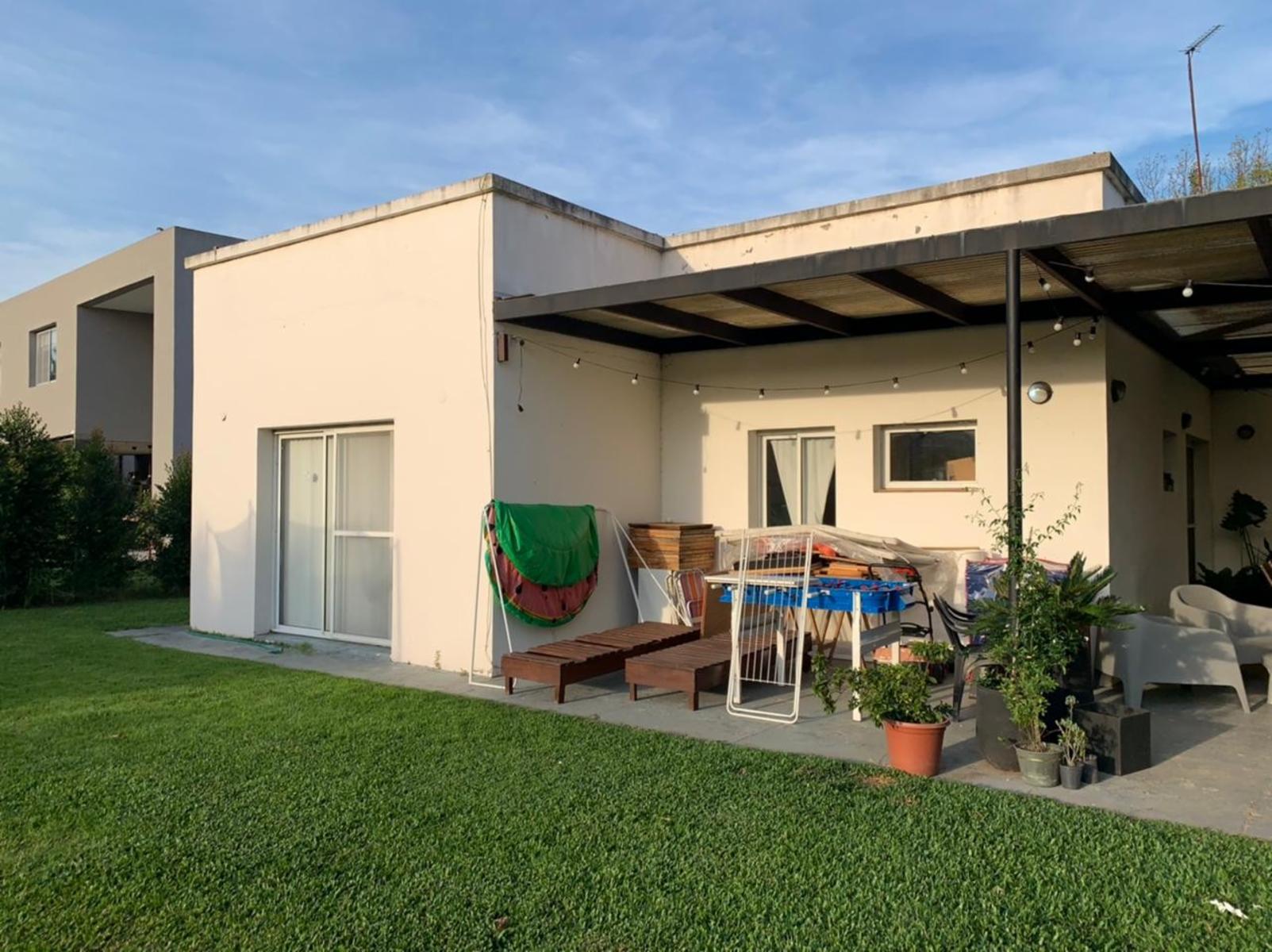 VaqueraPropiedades vende casa en barrio cerrado Santa Catalina de Benavidez — foto 10