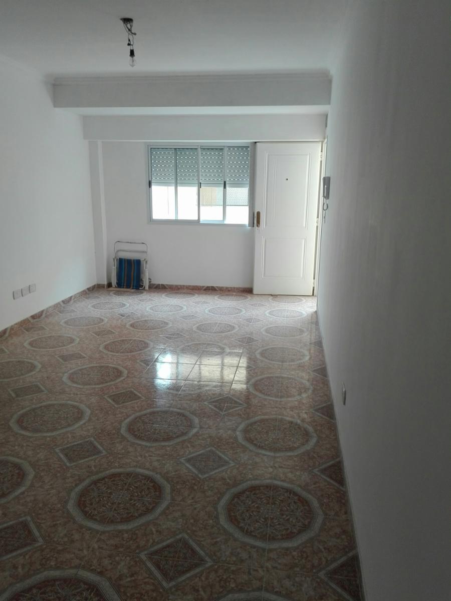 SE VENDE DEPARTAMENTO 2 AMBIENTES CON TERRAZA PRIVADA Y COCHERA EN VILLA LUZURIAGA
