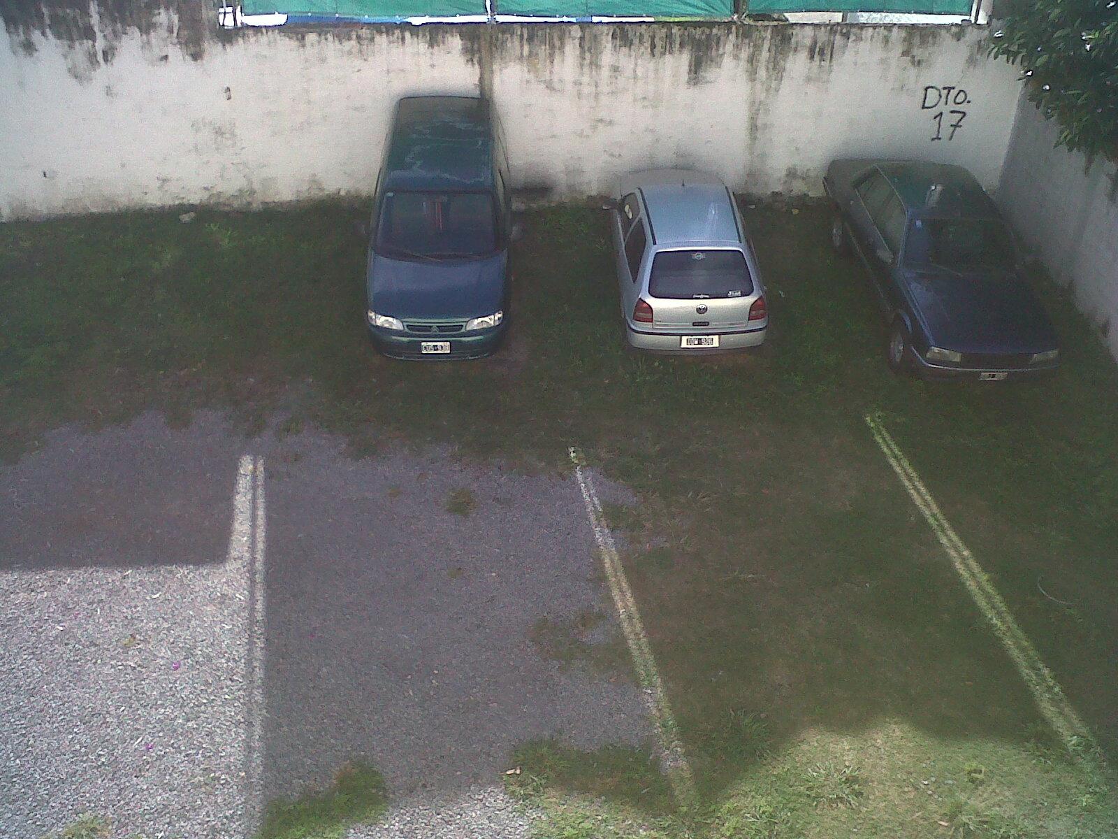 SE VENDE DEPARTAMENTO 3 AMBIENTES EN 2° PISO POR ESCALERA EN VILLA LUZURIAGA — foto 2