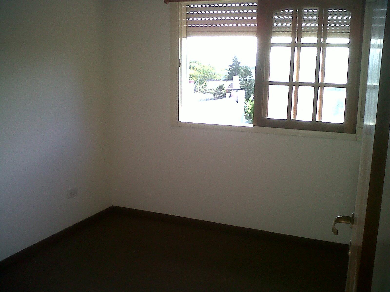 SE VENDE DEPARTAMENTO 3 AMBIENTES EN 2° PISO POR ESCALERA EN VILLA LUZURIAGA — foto 4