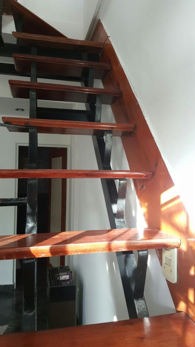SE VENDE DUPLEX 2 AMBIENTES Y MEDIO CON COCHERA CUBIERTA, COCHERA DESCUBIERTA Y TERRZA EN SAN JUSTO — foto 3