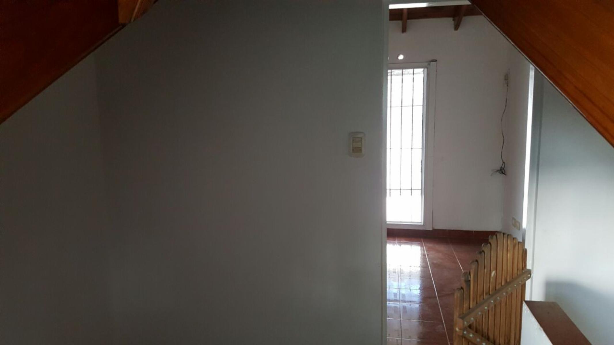 SE VENDE DUPLEX 2 AMBIENTES Y MEDIO CON COCHERA CUBIERTA, COCHERA DESCUBIERTA Y TERRZA EN SAN JUSTO — foto 5